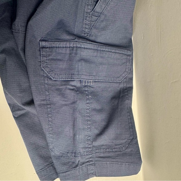 Copper & Oak Supply Co.
Venture Ripstop Cargo Blue Shorts
36 Waist - 10” Inseam - Picture 4 of 10